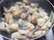 油豆腐煮萝卜的做法