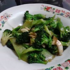 蒜香西兰花的做法