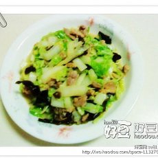 黑木耳白菜炒肉的做法