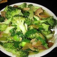 西兰花炒肉片的做法