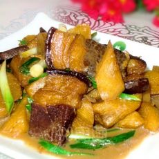 五花肉炖山药的做法 五花肉炖山药的做法