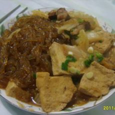 冻豆腐粉条炖白菜的做法 冻豆腐粉条炖白菜的做法