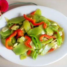 双椒炒莴笋的做法 双椒炒莴笋的做法