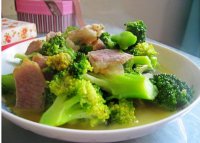 咸肉西兰花的做法