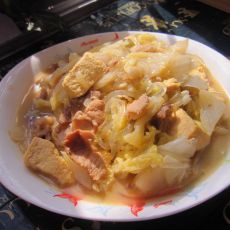 猪肉白菜炖冻豆腐的做法 猪肉白菜炖冻豆腐的做法