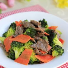 西兰花胡萝卜炒牛肉的做法 西兰花胡萝卜炒牛肉的做法
