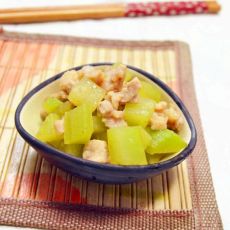 莴笋炒肉粒的做法 莴笋炒肉粒的做法