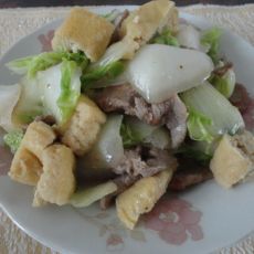 白菜炒豆腐泡的做法 白菜炒豆腐泡的做法