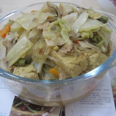 白菜炖冻豆腐的做法 白菜炖冻豆腐的做法
