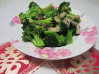 西兰花鸡腿菇的做法