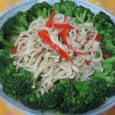 西兰花炒金针菇的做法 西兰花炒金针菇的做法