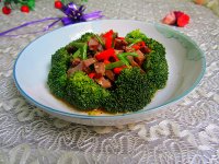 肉丁西兰花的做法