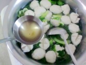 肉丸生菜汤的做法