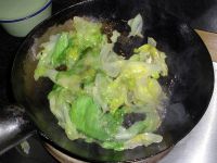 木耳炒生菜的做法