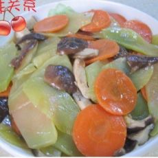 鲜蘑扒莴笋的做法
