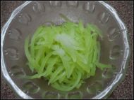 蒜汁莴笋的做法