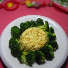 西兰花拌滑蛋的做法 西兰花拌滑蛋的做法