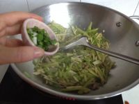 肉丝炒双笋的做法