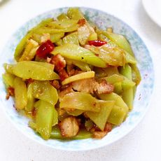莴笋炒五花肉片的做法