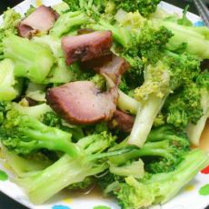 腊肉炒西兰花的做法 腊肉炒西兰花的做法