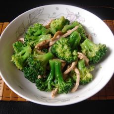 西兰花烧肉的做法