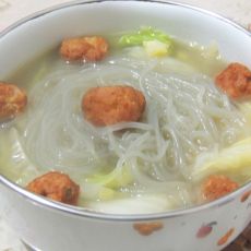 白菜肉丸粉丝汤的做法 白菜肉丸粉丝汤的做法