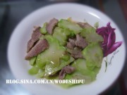 西兰花茎炒肉片的做法