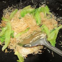 生菜炒米粉的做法