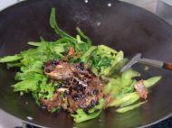豆豉鱼炒莴笋的做法