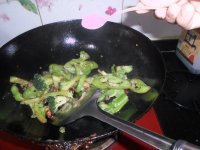 辣爆西兰花的做法