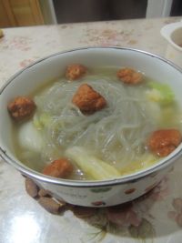 白菜肉丸粉丝汤的做法