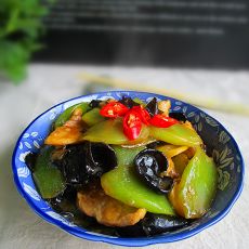 莴笋黑木耳炒肉片的做法