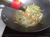 莴笋小炒杏鲍菇的做法
