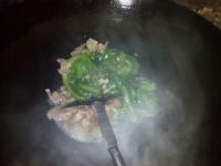 生菜炒肉片的做法