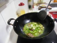 莴笋炒熏肉的做法