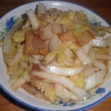 五花肉炒白菜的做法
