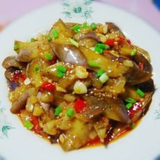 泡萝卜烧茄子的做法 泡萝卜烧茄子的做法