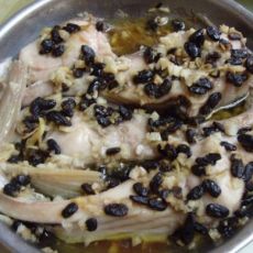 蒜蓉豆瓣蒸鱼的做法