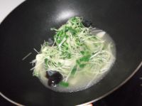 皮蛋娃娃菜的做法