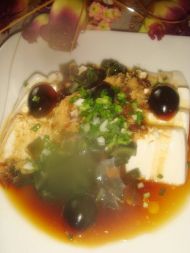 肉松皮蛋拌豆腐的做法