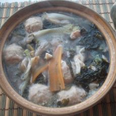 紫菜丸子砂锅煲的做法 紫菜丸子砂锅煲的做法