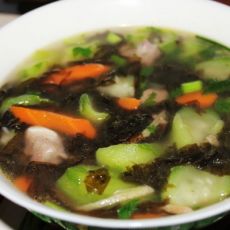 排骨丝瓜紫菜汤的做法 排骨丝瓜紫菜汤的做法