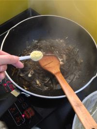 辣炒酱香海带的做法