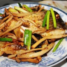 茶树菇烧鱼的做法 茶树菇烧鱼的做法