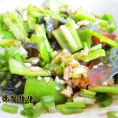 青椒皮蛋的做法