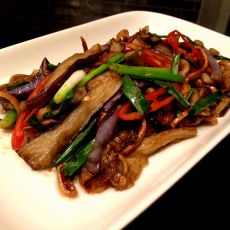 干鱿鱼烧茄子的做法