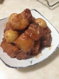 鸽蛋红烧肉的做法