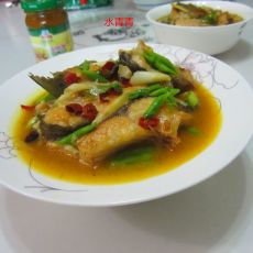 咖喱蒜香鱼的做法 咖喱蒜香鱼的做法