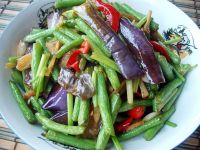 长豆烧茄子条的做法