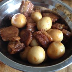 五花肉烧鹌鹑蛋的做法 五花肉烧鹌鹑蛋的做法